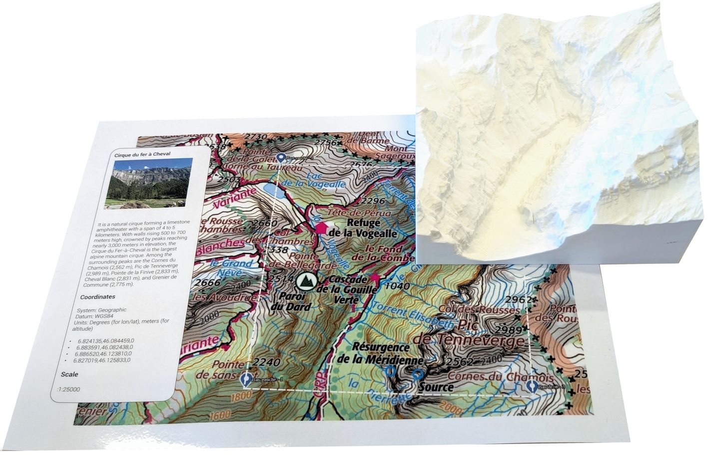 Carte 2D et modèle 3D imprimé superposés — Alpine Environments